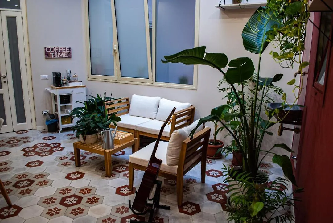Opera Suites - Tosca Palermo 0*,  Italia